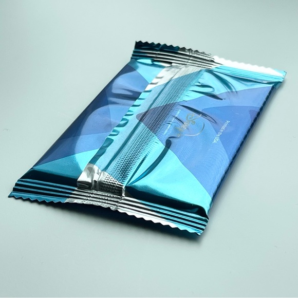 D23 EXPO 2022 DISNEY+ PLUS TRADING CARDS PACK & DISNEY + DAY BUTTONS 2022 & 2021 - Picture 6 of 8